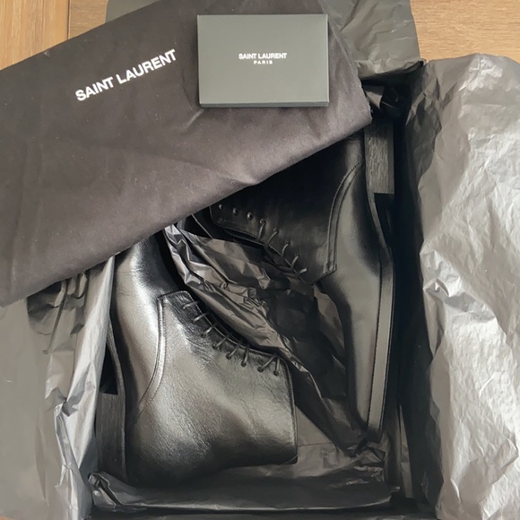 Saint Laurent Wyatt 25 lace-up boot - Picture 12 of 14